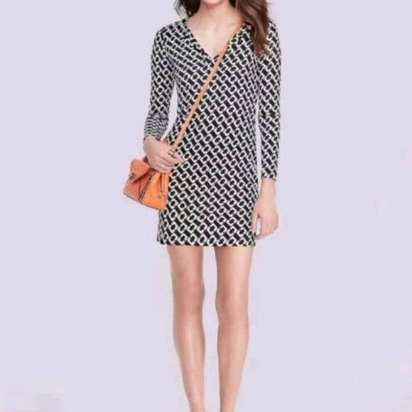 Diane Von Furstenberg Dresses & Skirts - Diane Von Furstenberg Reina Silk Chain Link Shift Dress Black White Size 10